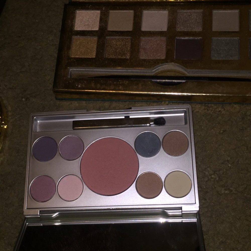 Eye shadow pallets - Picture 3 of 8
